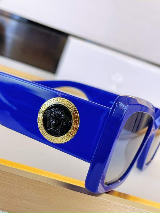 Picture of Versace Sunglasses _SKUfw80049532fw
